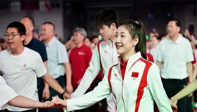 澳门六开彩，揭秘背后的真相与警示2024澳门天天开好彩大全最新版本