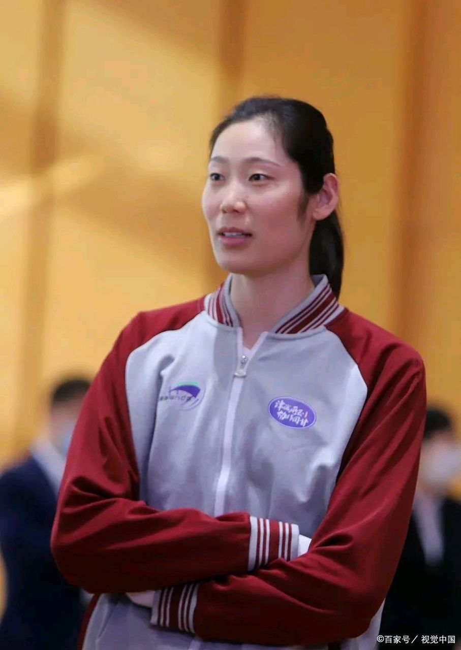 朱婷加盟上海女排，中国排球新篇章的开启朱婷正式出任中国女排主帅