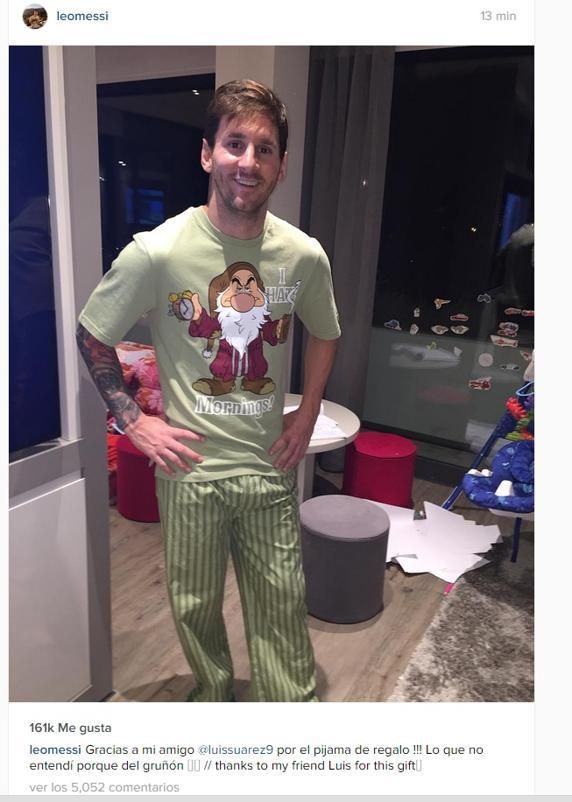 梅西口吐鲜血，足球巨星的健康危机与公众的关注梅西流血照片